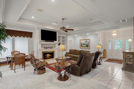 3BD-2.5BA Golf Course Home in Holly Lake Ranch in NE Texas - image 11