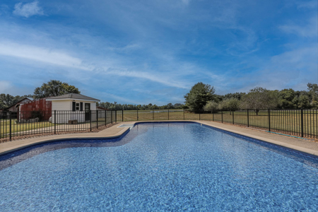 Premier equestrian estate for sale near Franklin Ky. - image 32