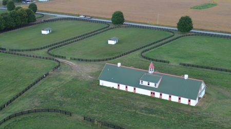 Premier equestrian estate for sale near Franklin Ky. - image 40