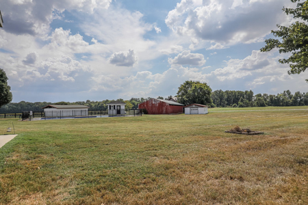 Premier equestrian estate for sale near Franklin Ky. - image 30