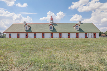 Premier equestrian estate for sale near Franklin Ky. - image 9