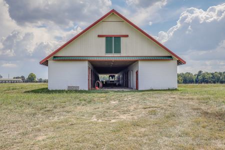 Premier equestrian estate for sale near Franklin Ky. - image 10