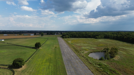Premier equestrian estate for sale near Franklin Ky. - image 43