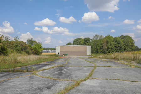Premier equestrian estate for sale near Franklin Ky. - image 16