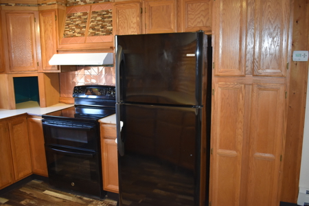 Conrad MT home for sale. Move in Ready, Large garage/shop, fenced - image 8