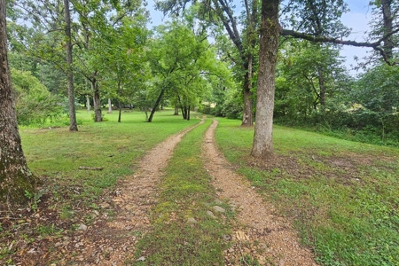Private 22-Acre Retreat Near Eleven Point River for Hobby Farm - image 2