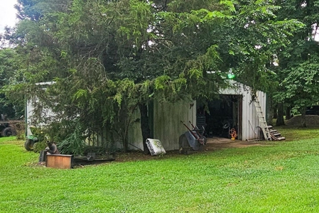 Private 22-Acre Retreat Near Eleven Point River for Hobby Farm - image 28