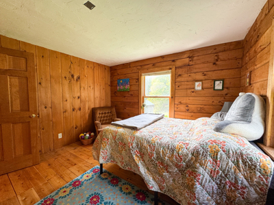 Off-Grid Log Home on 33.4 Acres - image 16