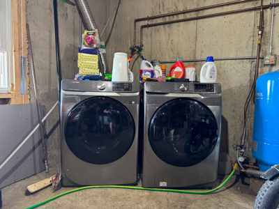 Off-Grid Log Home on 33.4 Acres - image 31