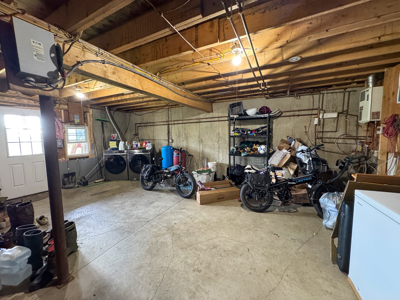 Off-Grid Log Home on 33.4 Acres - image 28