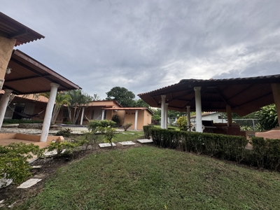 Spacious 5-Bedroom Villa with Private Pool near Coronado - image 6