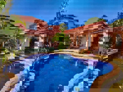 Spacious 5-Bedroom Villa with Private Pool near Coronado - image 21