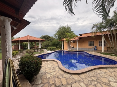 Spacious 5-Bedroom Villa with Private Pool near Coronado - image 10