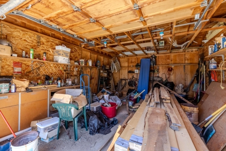 Central Oregon Coyote Butte Homestead - image 21