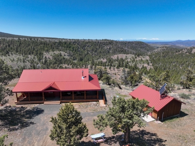 Central Oregon Coyote Butte Homestead - image 31