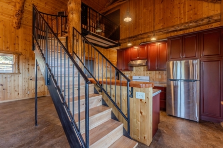 Central Oregon Coyote Butte Homestead - image 41