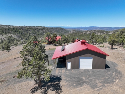 Central Oregon Coyote Butte Homestead - image 27