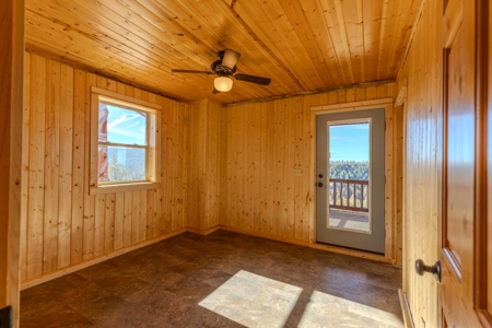 Central Oregon Coyote Butte Homestead - image 44