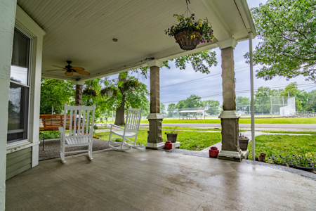 Historic Hamilton Mo Home For Sale - image 9