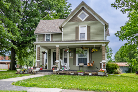 Historic Hamilton Mo Home For Sale - image 1