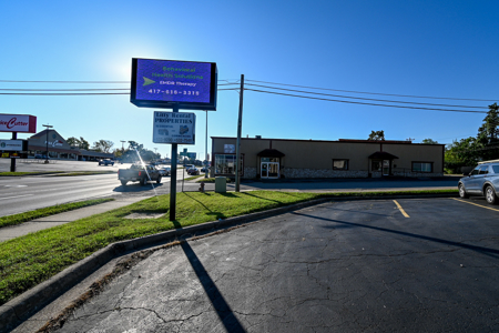Commercial Building for sale Lebanon MO - image 27