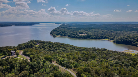 Restricted Lot in River's Edge Gated Community in Big Sandy, TN - image 6