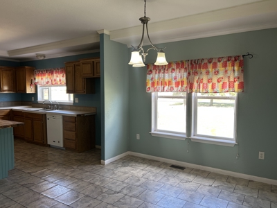 Fore Sale Country Home on One Acre Rocky Washita County Oklahoma - image 11