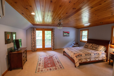 Log Home For Sale at Online Auction in Roscoe, New York - image 23