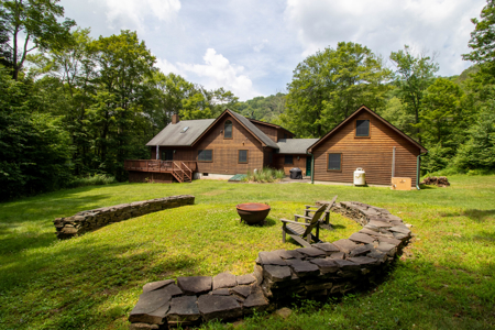 Log Home For Sale at Online Auction in Roscoe, New York - image 28