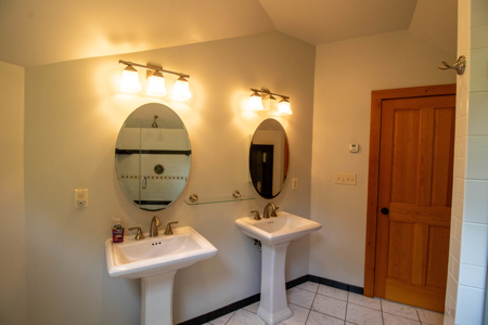 Log Home For Sale at Online Auction in Roscoe, New York - image 20