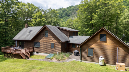 Log Home For Sale at Online Auction in Roscoe, New York - image 5