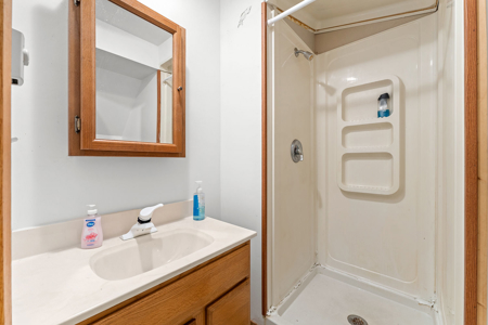 Custom home in Carter’s Subdivision, Elroy WI - image 32