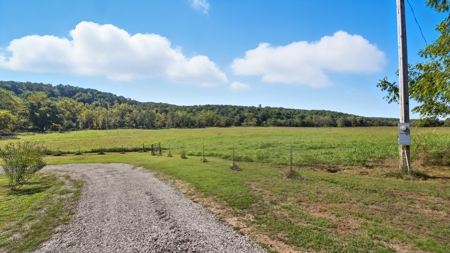 Discover the Perfect Blend of Comfort and Country Living - image 38