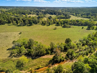 Discover the Perfect Blend of Comfort and Country Living - image 33