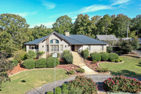 Beautiful Country Home For Sale on 6.5 Acres in Beebe, AR - image 1