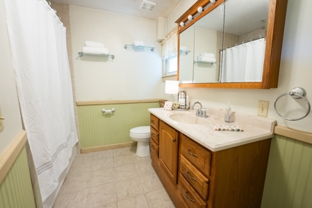 Country Home and Land for Sale at Auction in Elkin NC - image 18