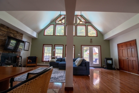 Country Home With Acreage For Sale in Roscoe, New York - image 14