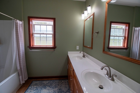 Country Home With Acreage For Sale in Roscoe, New York - image 32