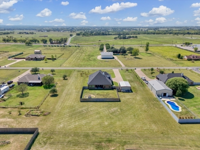 Modern 4-Bedroom Home with Workshop on One Acre in Moody ISD - image 34