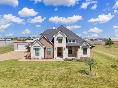 Modern 4-Bedroom Home with Workshop on One Acre in Moody ISD - image 2