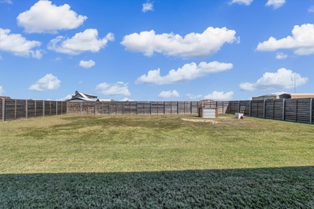 Modern 4-Bedroom Home with Workshop on One Acre in Moody ISD - image 33