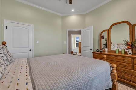 Modern 4-Bedroom Home with Workshop on One Acre in Moody ISD - image 15