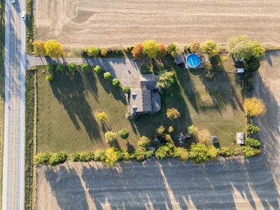 Country Home For Sale In Oil Springs - image 9