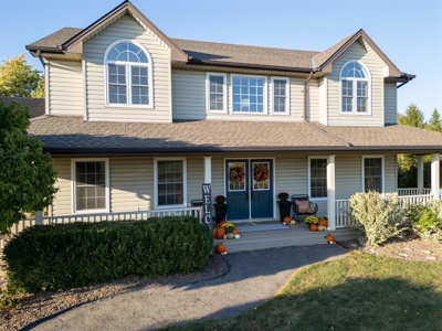 Country Home For Sale In Oil Springs - image 1