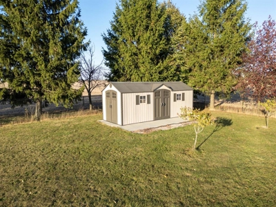 Country Home For Sale In Oil Springs - image 4