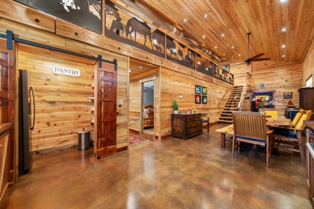 Custom Barndominium on 8 Acres Near Brownwood, Texas - image 18