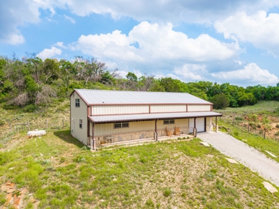Custom Barndominium on 8 Acres Near Brownwood, Texas - image 4