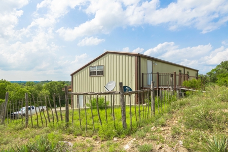 Custom Barndominium on 8 Acres Near Brownwood, Texas - image 10