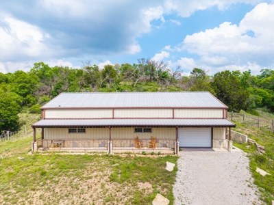 Custom Barndominium on 8 Acres Near Brownwood, Texas - image 6