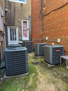 Maximum Cash Flow: Prime Five-Unit Property with Long-Term Tenant - image 3